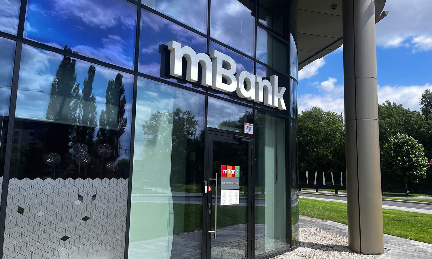 mBank z promocją do 15 września. Zgarnij 300 zł bonusu