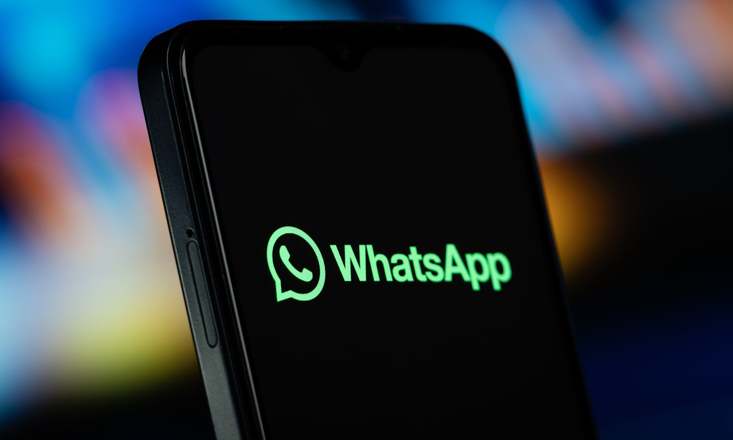 WhatsApp jest zagrożeniem. Ujawnia twoje zdjęcia