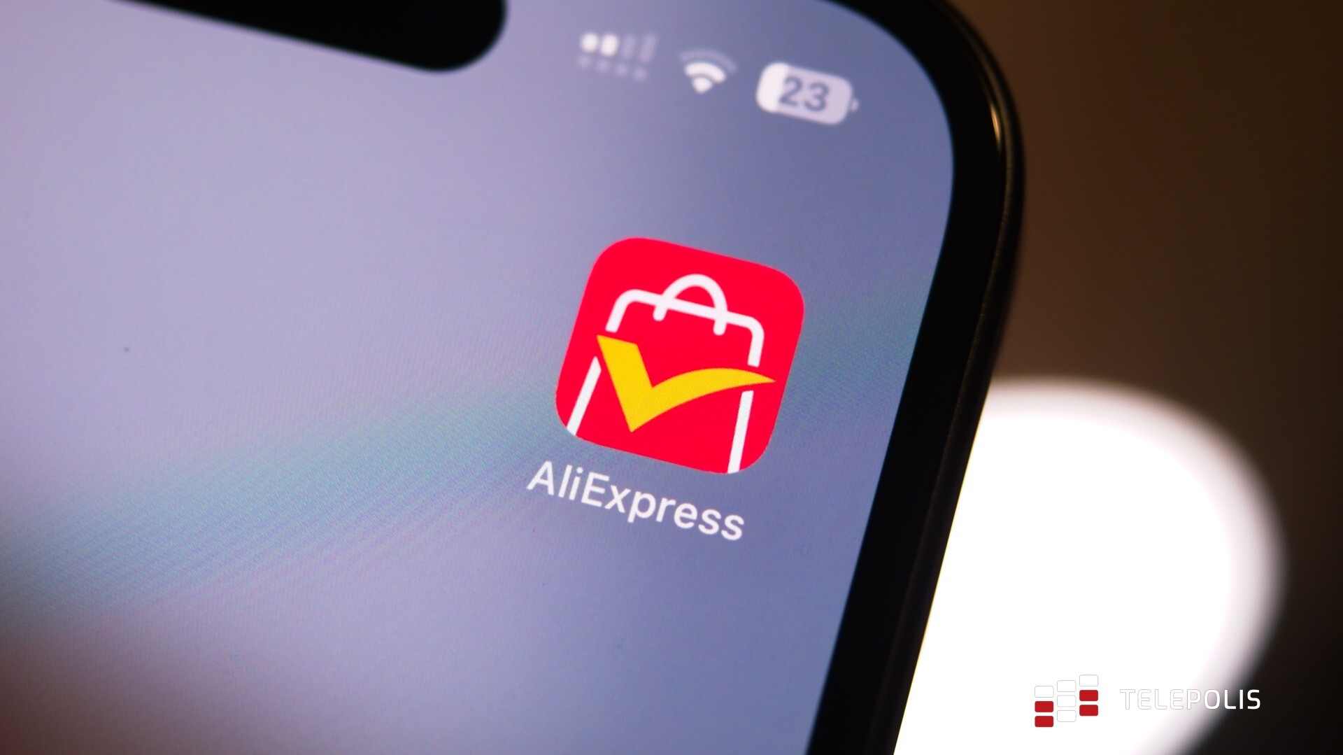 AliExpress wyprzedaje za 9,52 zł. Dokup do swojej ładowarki