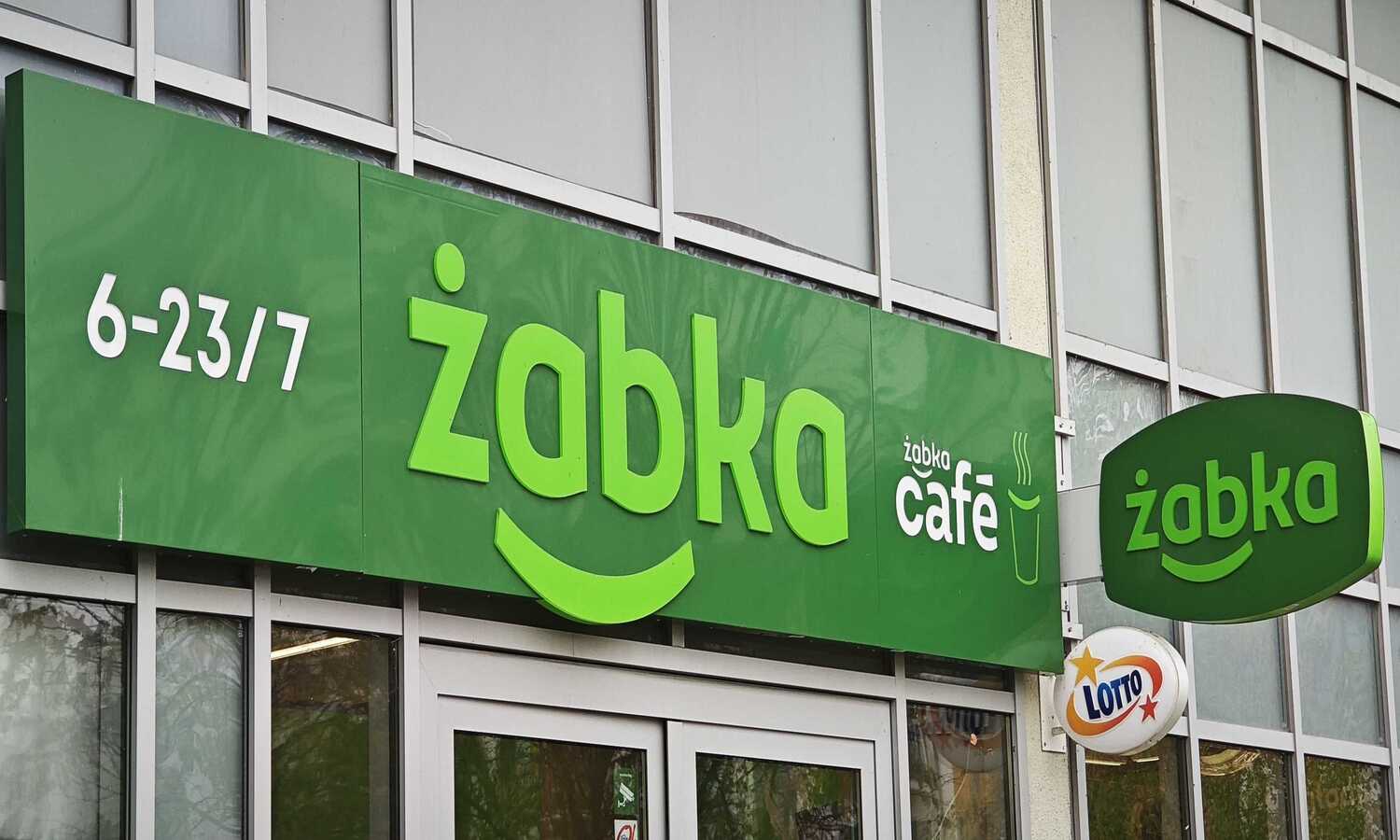 Żabka wielkości Stokrotki. Do Biedronki jeszcze daleko