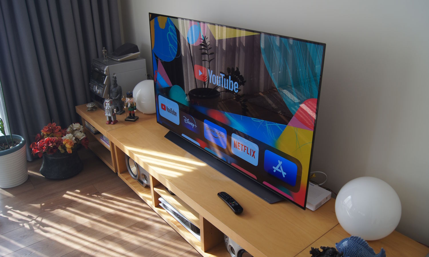 Tysiące Polaków mają takie telewizory. Podglądają i podsłuchują nawet po wyłączeniu