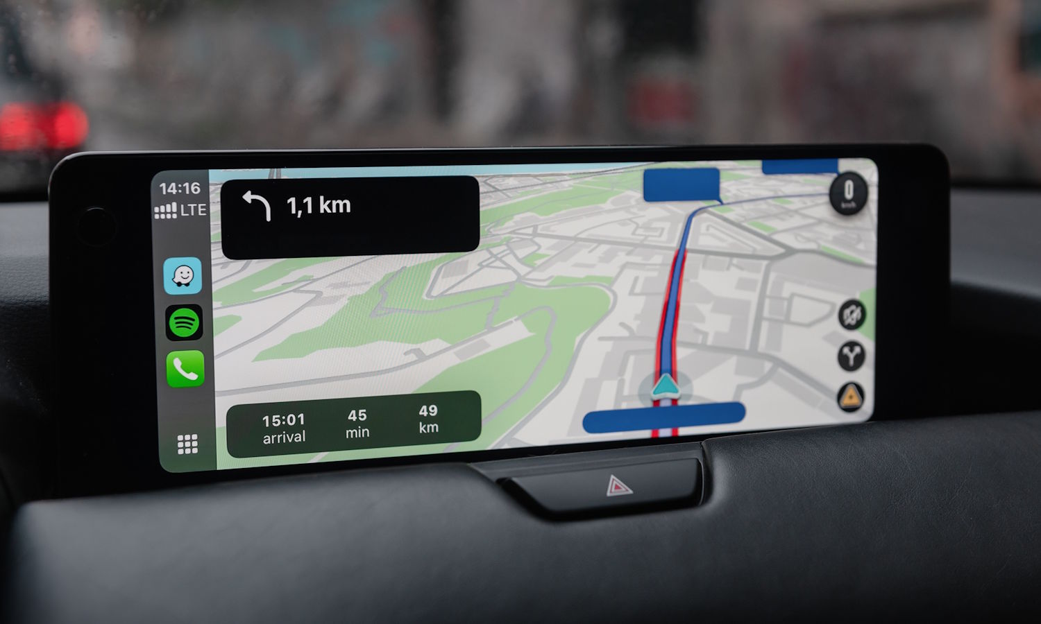 Użytkownicy Android Auto mają ciężary. Nawaliła uwielbiana aplikacja