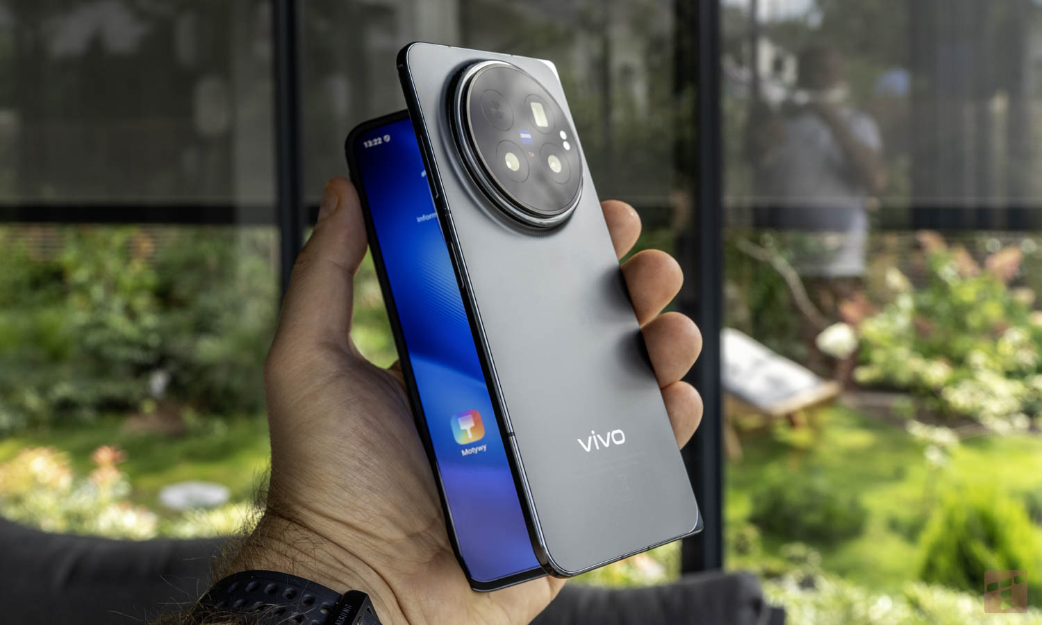 Vivo X Fold6 już w Polsce. Składany smartfon ma mocny argument