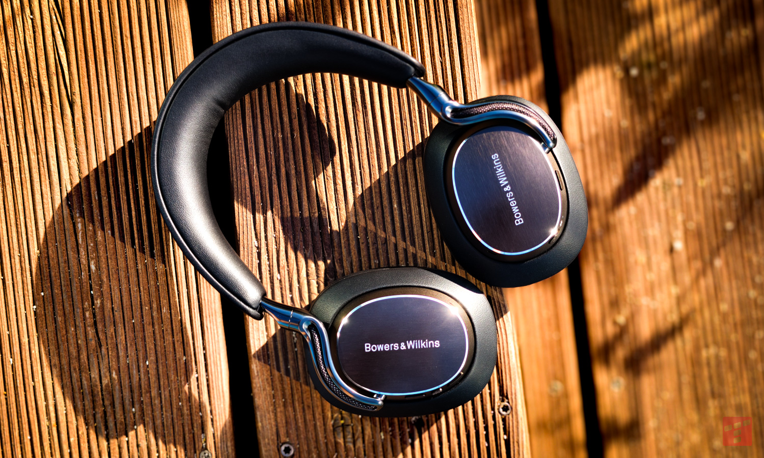 Nowy iPhone? Dołóż słuchawki Bowers & Wilkins, a poczujesz różnicę