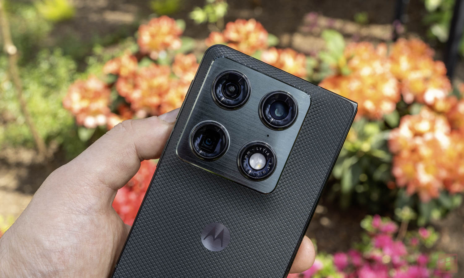 Motorola ma odpowiedź na Galaxy Z Fold8 i iPhone Duo. Wyciekły szkice