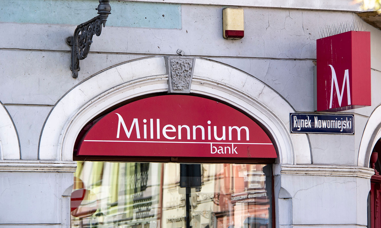 Bank Millennium kusi klientów. 700 zł w bonusie do października