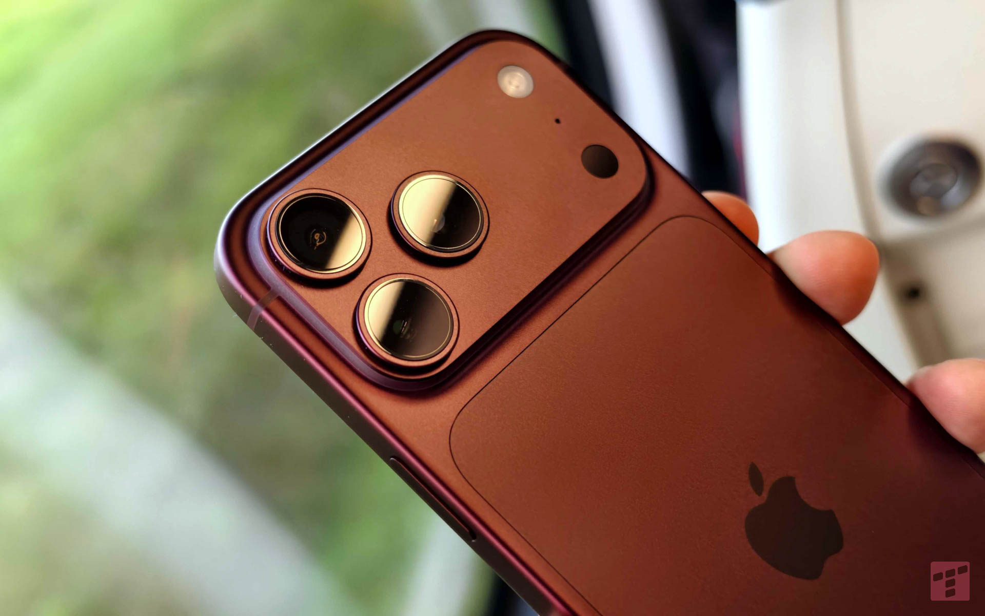 iPhone 18 Pro Max z poważną wadą. To przypomina czasy dyskietek