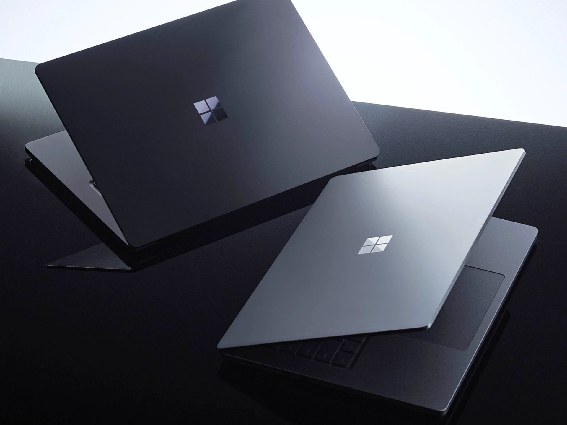 Zrezygnuj z MacBooka, to Microsoft zapłaci ci 4 tys. zł