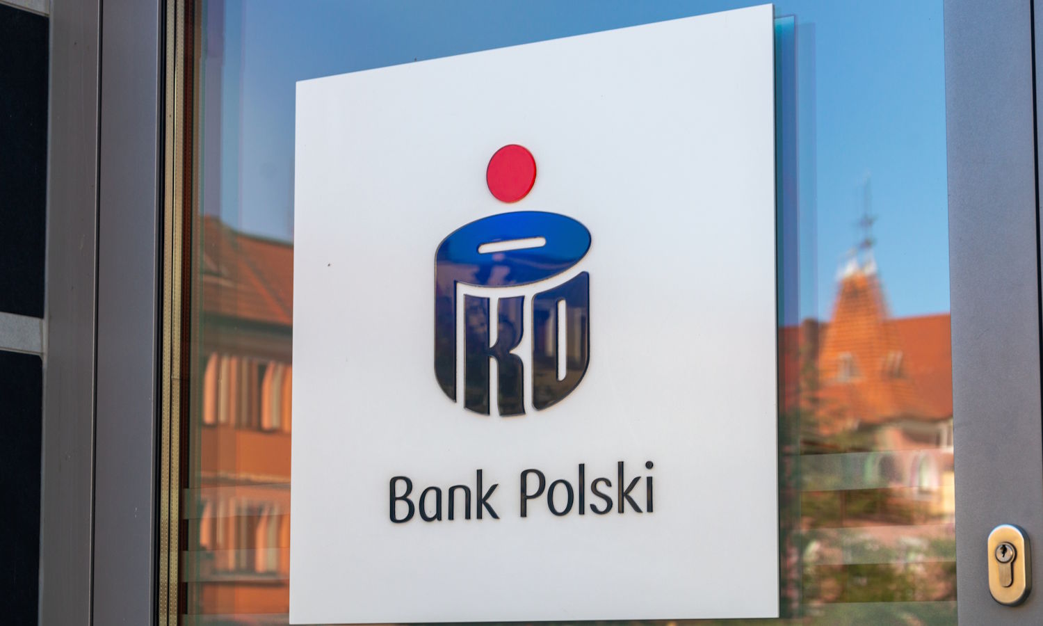 PKO BP odcina klientów. Nie zapłacisz kartą w Internecie