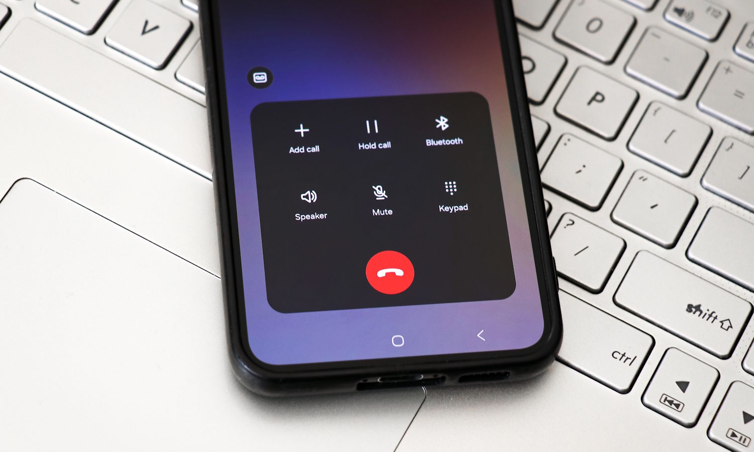 Masz Androida? Google chce podsłuchiwać naszych rozmów