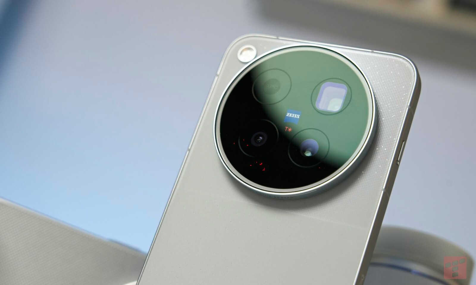 Vivo X500 Pro Max już w Polsce. Sięga tam, gdzie inne nie dają rady