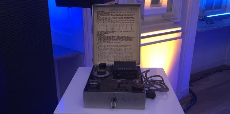 Orange przekazał unikatową radiostację z czasów II Wojny Światowej do Muzeum Historii Polski