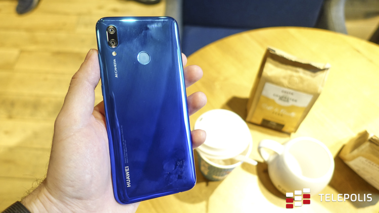 Huawei prezentuje w Polsce smartfon P Smart 2019 oraz zapowiada współpracę z Costa Coffee