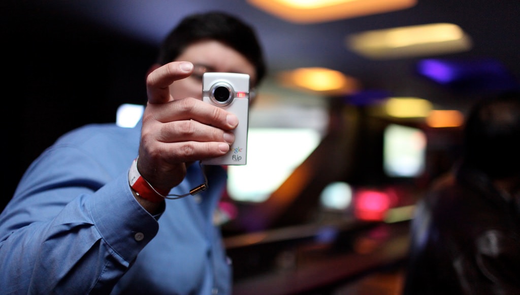 Pozytywna opinia w Internecie? "Polecam" to szczyt naszych możliwości