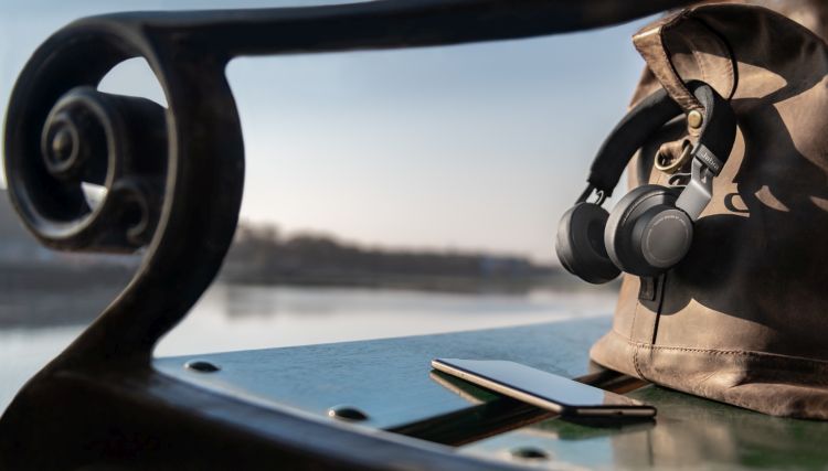 Jabra staje w szranki z Bose i Sony? Słuchawki Elite 85h mają się adaptować do otoczenia. Producent odświeża też serię Jabra Move