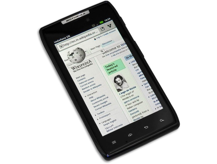 Motorola RAZR wróci na rynek jako składany smartfon. Cena urządzenia może wynieść 1500 dolarów