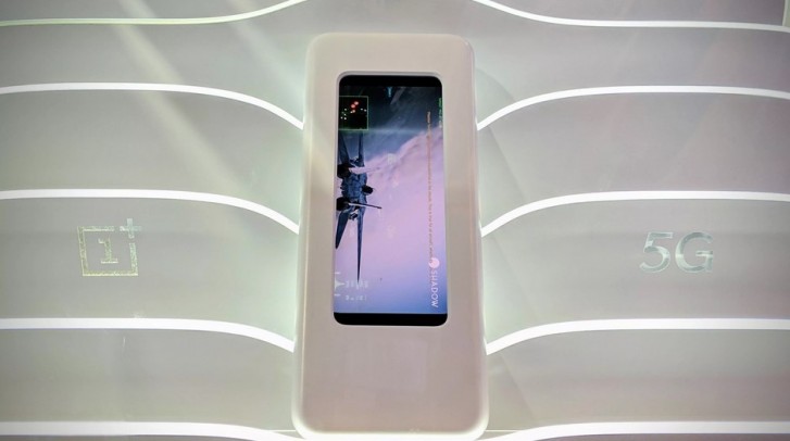 OnePlus 7 bez ładowania bezprzewodowego - potwierdza prezes Pete Lau