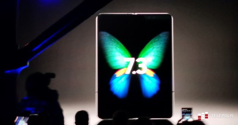 Samsung Galaxy Fold - składany smartfon z 6 aparatami i 12 GB pamięci RAM