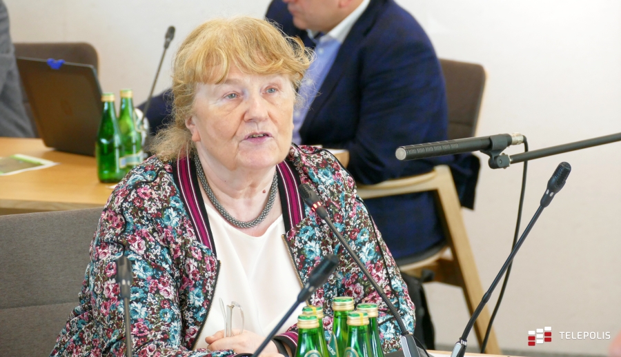 Protest przeciwko sieci 5G w Polsce był smutny. Teorie o szkodliwym PEM wybrzmiały w sejmie