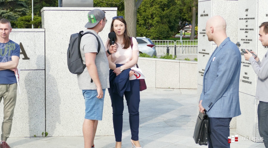 Protest przeciwko sieci 5G w Polsce był smutny. Teorie o szkodliwym PEM wybrzmiały w sejmie