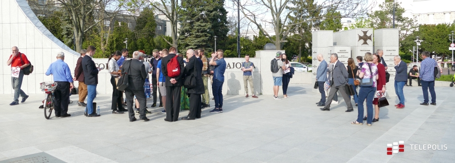 Protest przeciwko sieci 5G w Polsce był smutny. Teorie o szkodliwym PEM wybrzmiały w sejmie