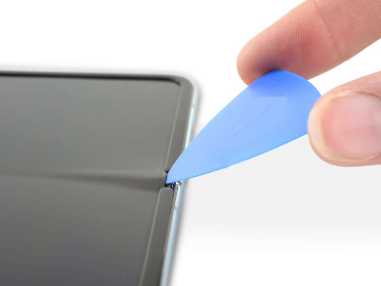 Galaxy Fold rozebrany na czynniki pierwsze. iFixit wskazuje przyczynę problemów składanego smartfonu Samsunga