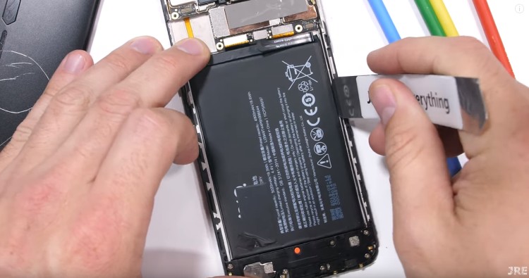 JerryRigEverything rozbiera Nubię Red Magic 3 - oto jak wygląda wentylator chłodzący wnętrze telefonu