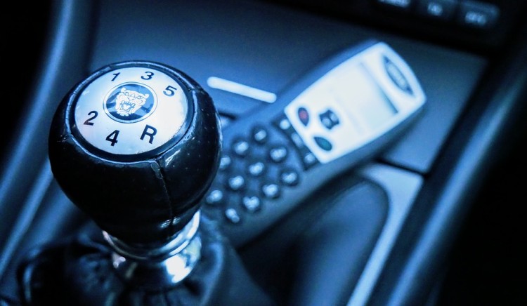Jak chronić telefon przed upałami? 8 porad