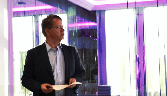 Play: na 5G jeszcze poczekamy, ale wizja jest ciekawa. A już dziś kolejne wyłączenia roamingu