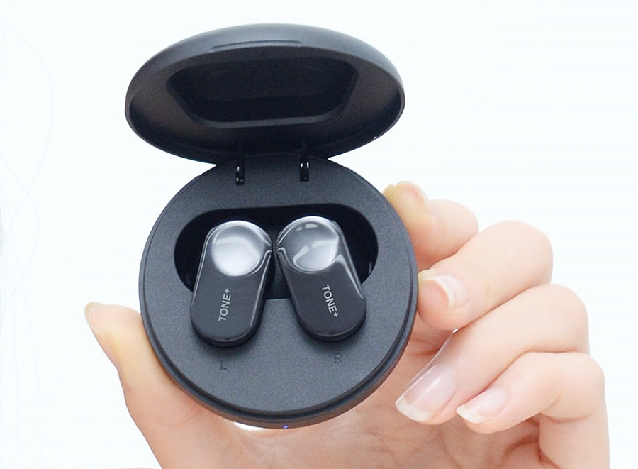 LG Tone+ Free to kolejne bezprzewodowe słuchawki z pokrowcem ładującym