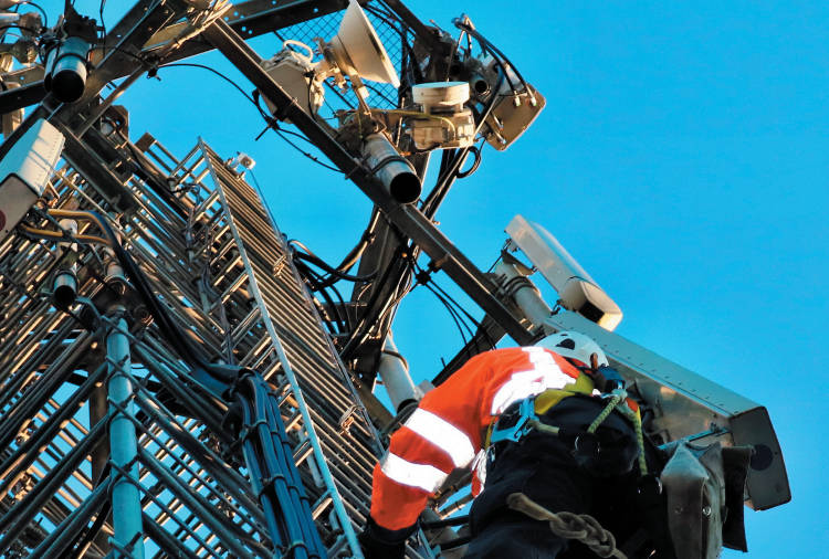 Polacy boją się technologii? Nie, są po prostu pragmatyczni. Wyniki raportu Digital Poland
