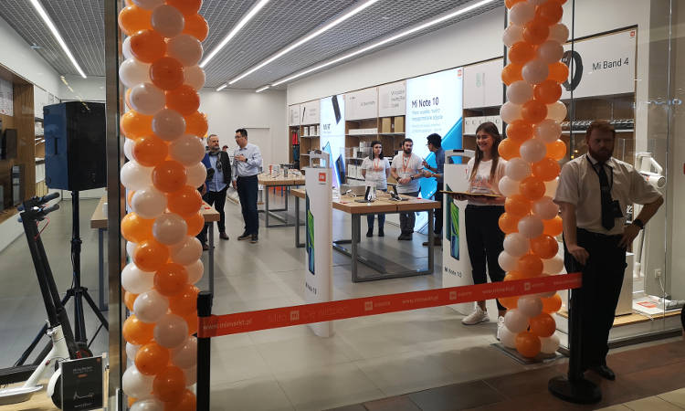 Xiaomi otwiera nowe salony Mi Store i odpala promocję na Black Friday. Voucher 200 zł przy zakupie Redmi Note 8T