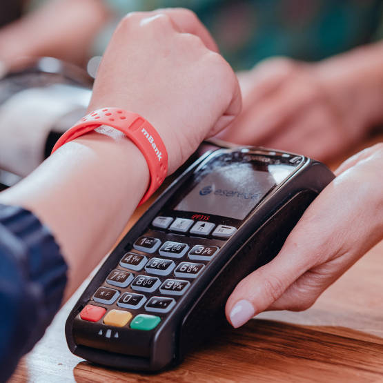 mBank wkrótce wprowadzi płatności Garmin Pay i Fitbit Pay