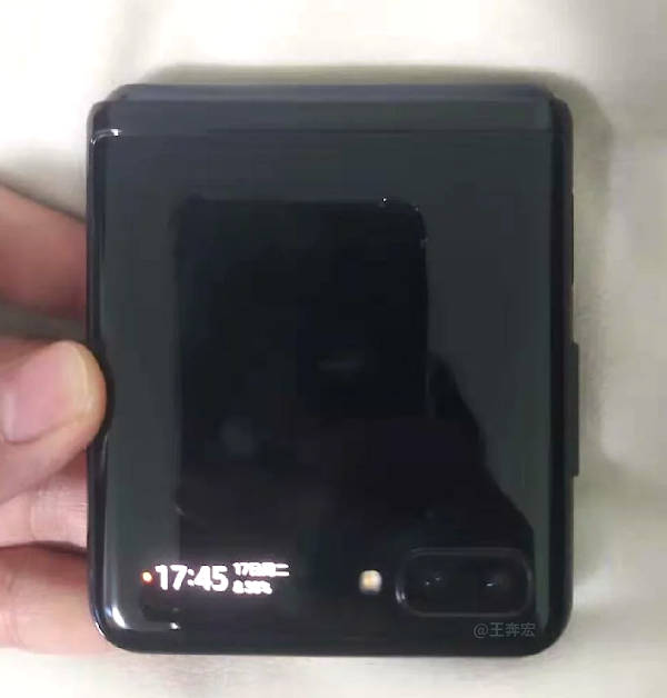 Galaxy Fold 2 na prawdziwych zdjęciach! Wygląda trochę jak RAZR