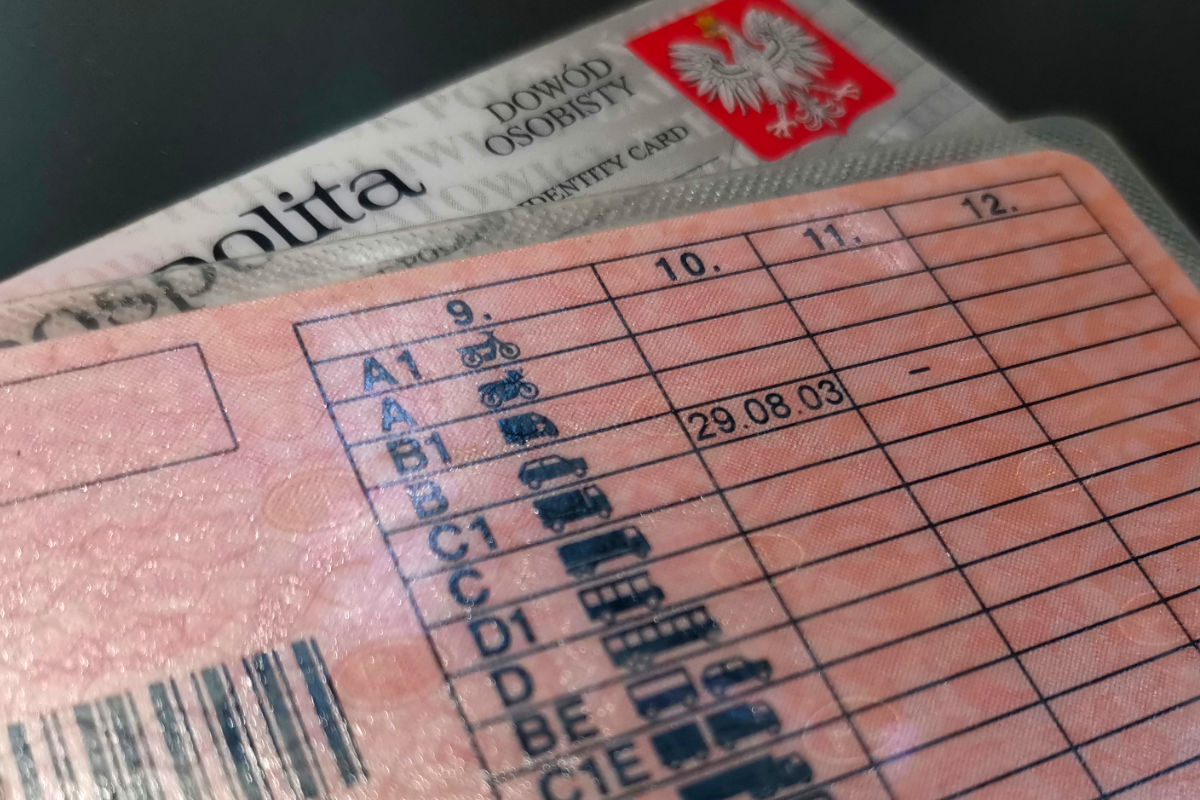 Prawo jazdy w aplikacji już w tym roku. Ministerstwo Cyfryzacji zapowiada nowe usługi