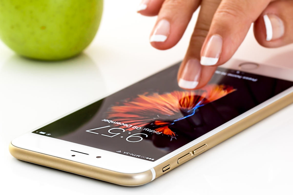 [Aktualizacja] iPhone 12 obsłuży całe spektrum 5G, w tym sub-6 GHz i mmWawe