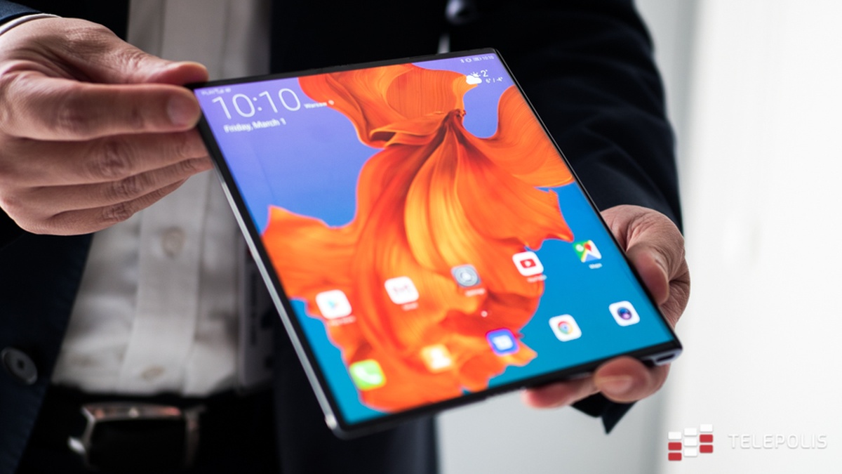 Huawei sprzedaje miesięcznie 100 tysięcy składanych smartfonów Mate X