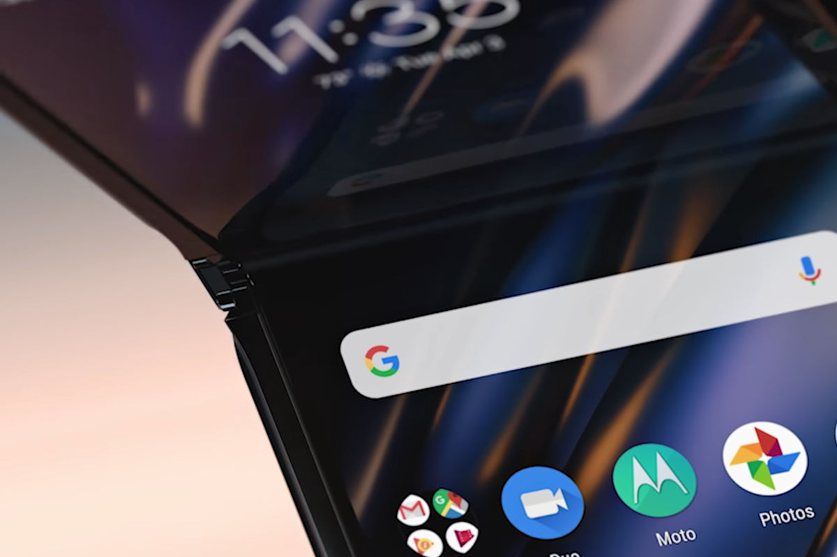 Motorola: Nie przejmujcie się pogiętym ekranem RAZR. To normalne