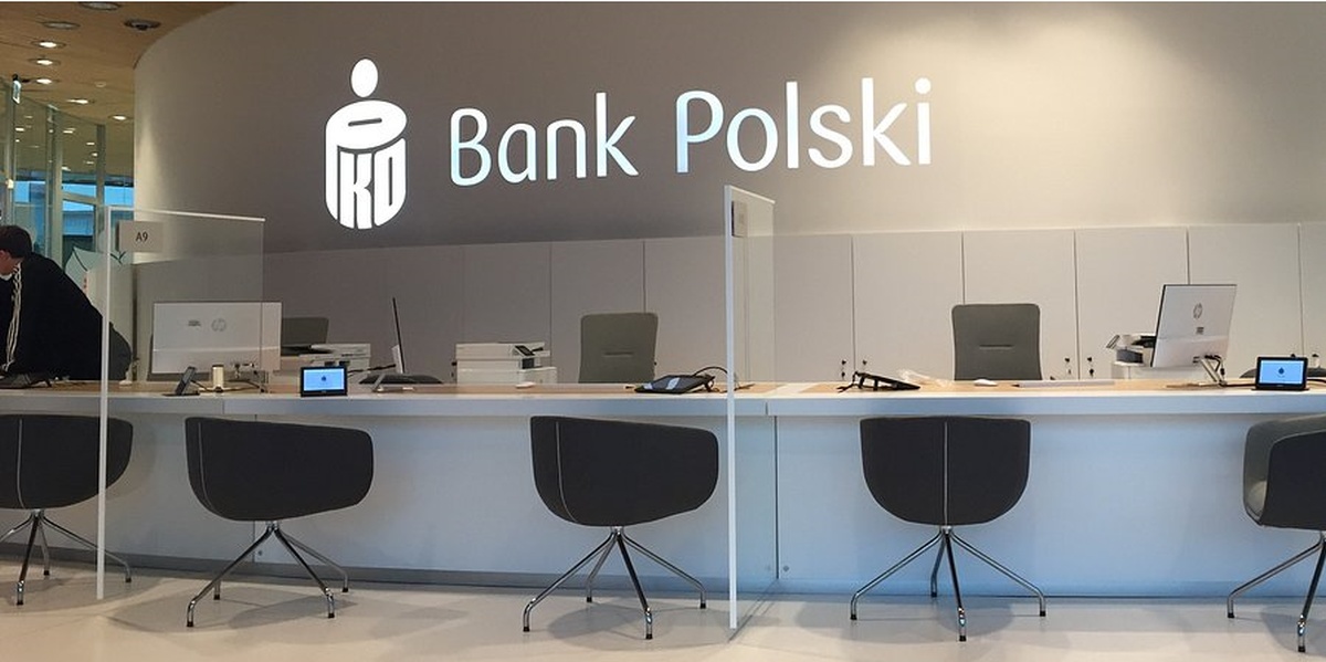 PKO Bank Polski: zlecenia w oddziałach podpiszemy na ekranie dotykowym zamiast na papierze