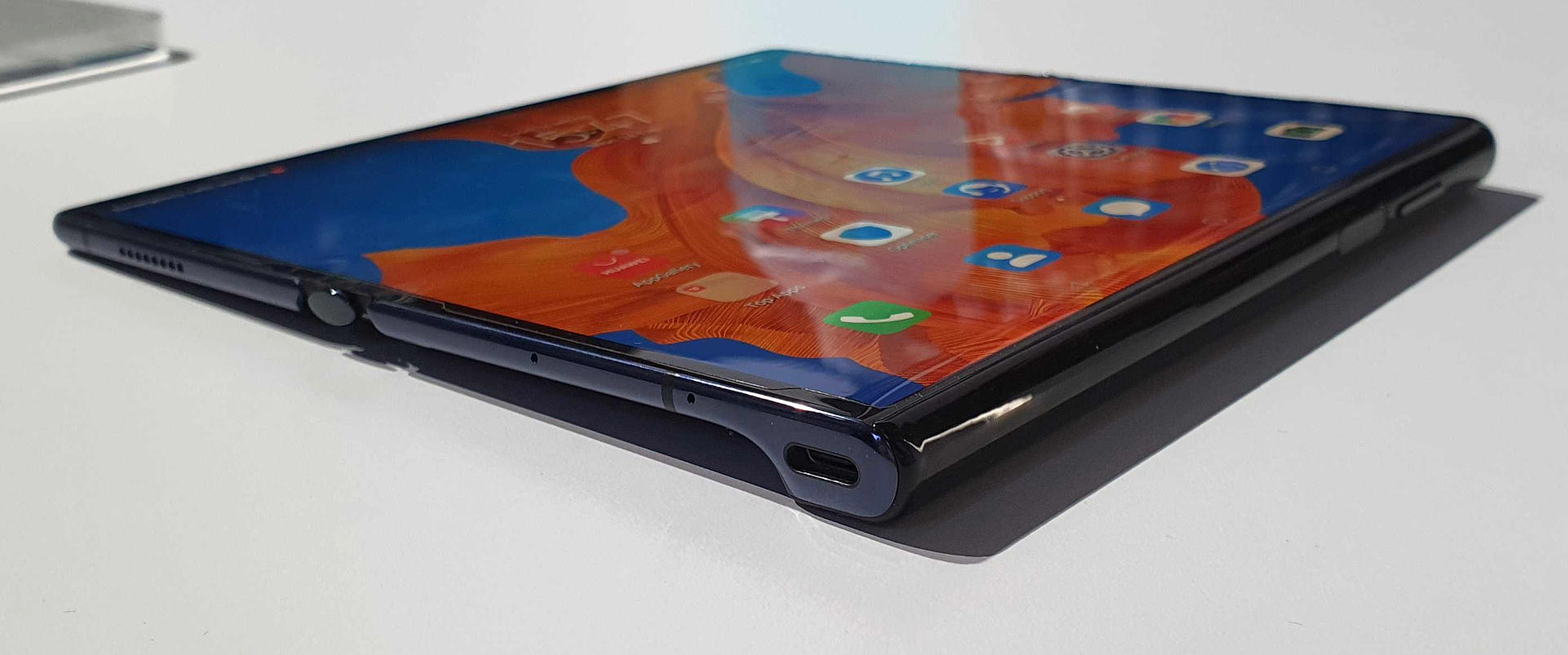 Huawei Mate Xs już dostępny w sprzedaży. Producent zapowiada też P40