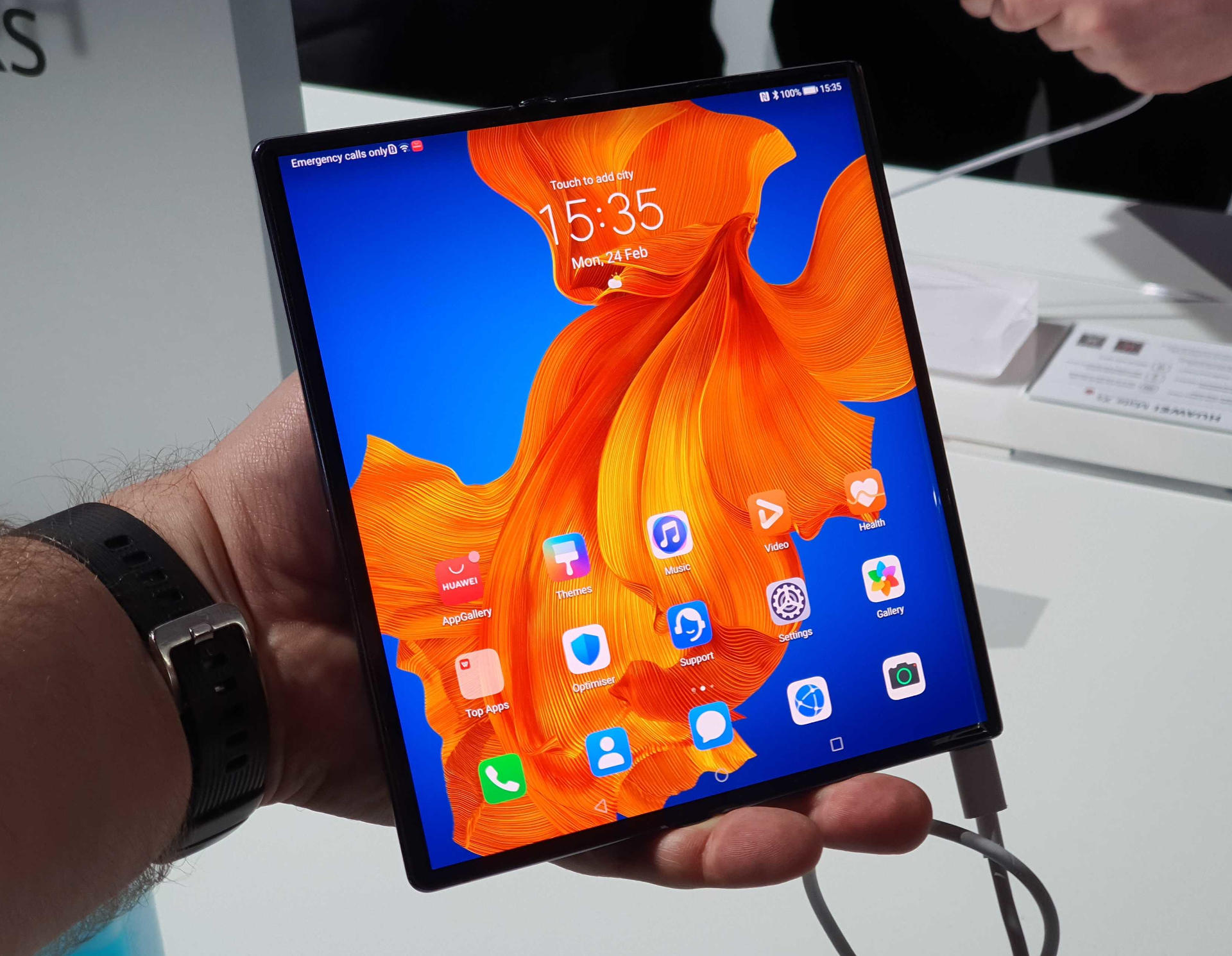 Huawei stracił ponad 60 milionów dolarów na zginanym Mate Xs