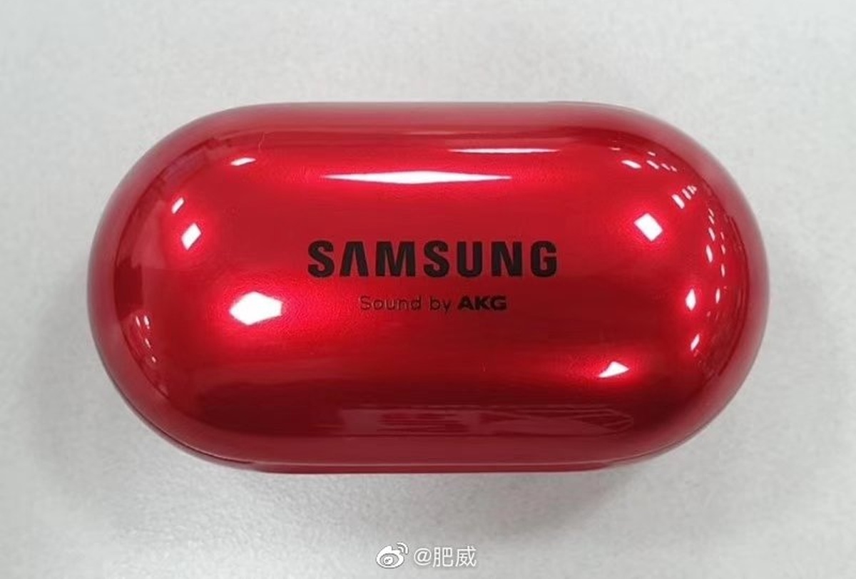 Samsung Galaxy Buds+ - bezprzewodowe słuchawki, całe w czerwieni