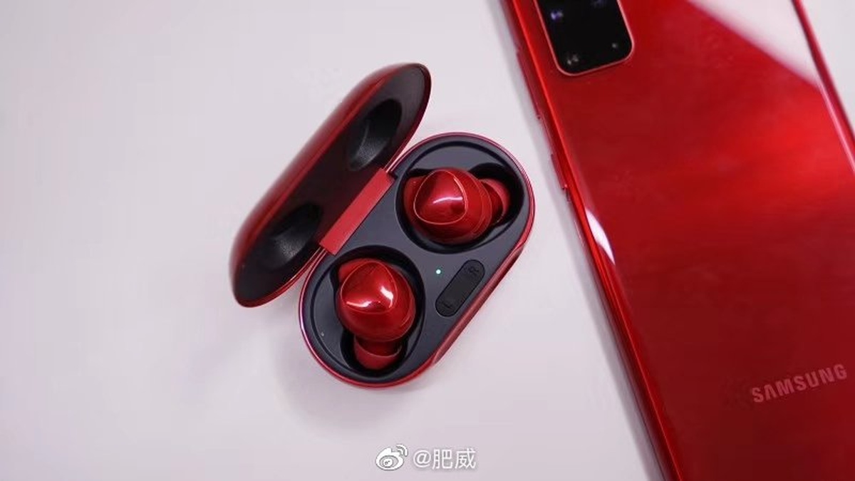 Samsung Galaxy Buds+ - bezprzewodowe słuchawki, całe w czerwieni