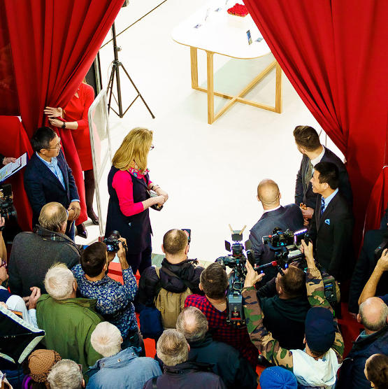 Huawei otwiera flagowy salon serwisowy w Warszawie. Dla 200 osób opaska Band 4 w prezencie