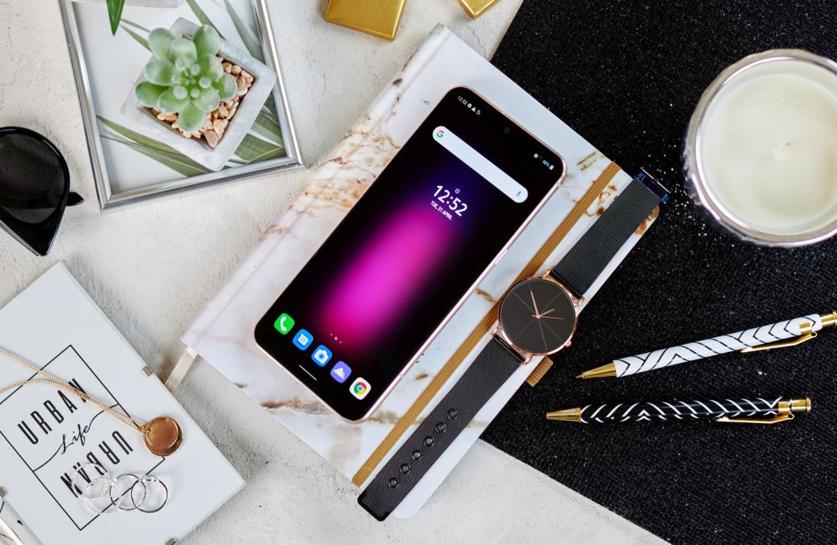 LG rozszerza ofertę smartfonów w Polsce o model V60 ThinQ i nową serię K