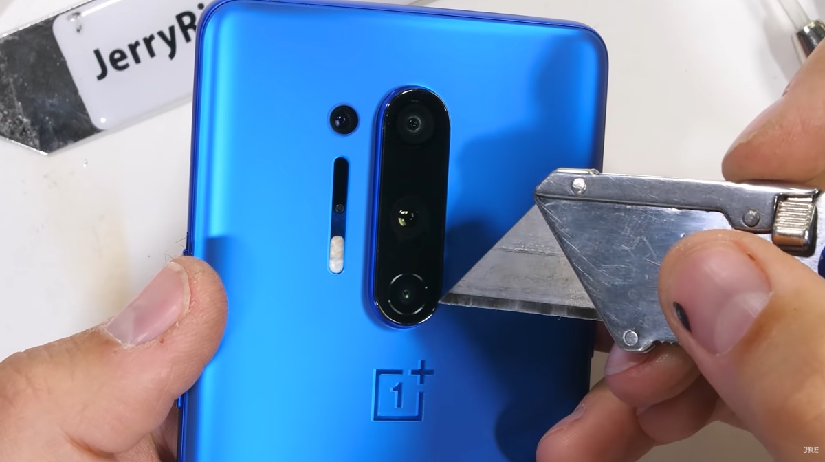 OnePlus 8 Pro wytrzymał tortury Zacka [wideo]