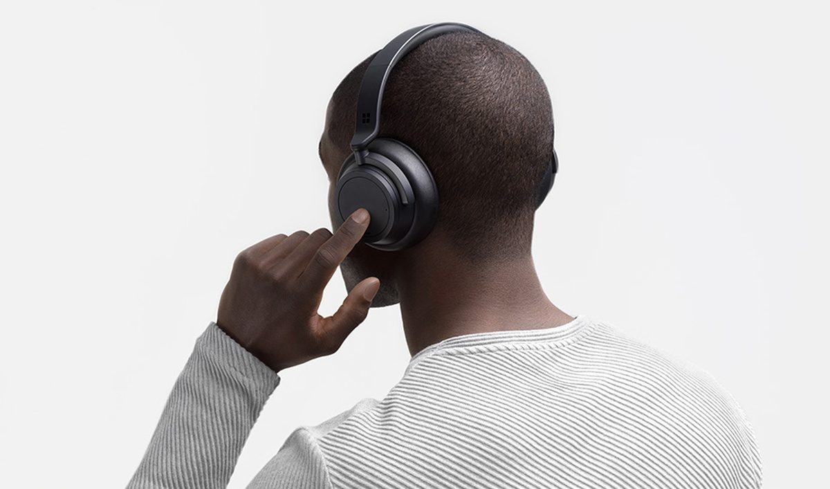 Microsoft zaprezentował nowe urządzenia: Surface Go 2, Surface Book 3, Surface Headphones 2 i Surface Earbuds