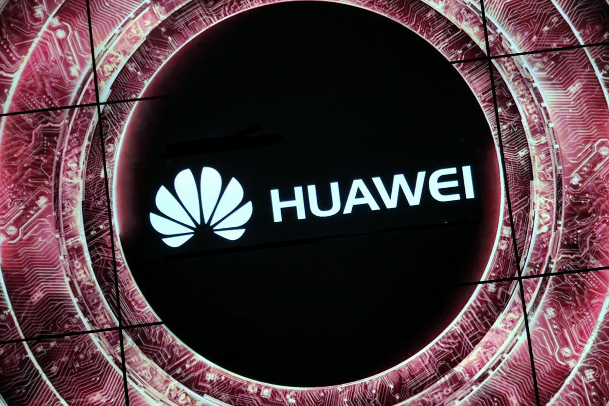 [Aktualizacja] Mosbacher straszy Huaweiem. Pracownicy firmy z sankcjami wizowymi na przylot do USA