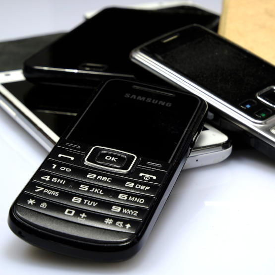 Już prawie sierpień, czas pomyśleć o Świętym Mikołaju. Oddaj mu swój stary telefon!