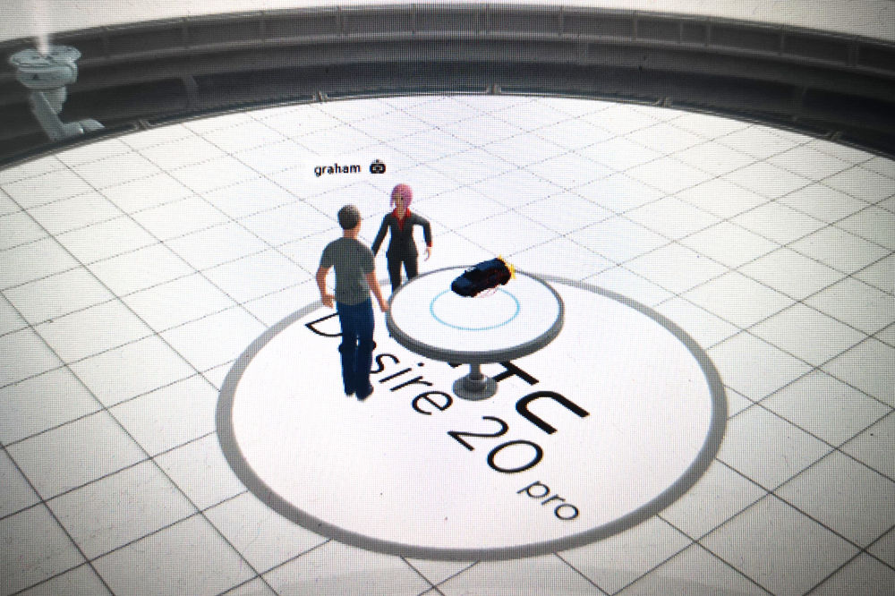 Założyłam gogle VR, by przez nie porozmawiać z dyrektorem generalnym HTC. Z nowych telefonów HTC będziecie chcieli korzystać!